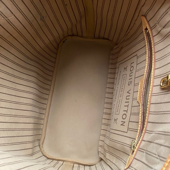 Louis Vuitton Neverfull MM - Picture 4 of 16